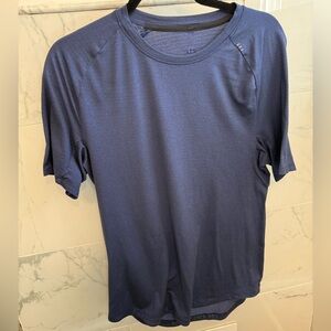 Lululemon Drysense Shrit-  Large, navy